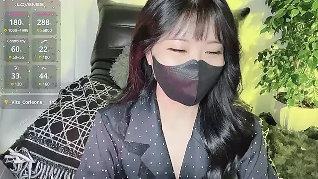 Mya Lee online show from 23, 12, 2024