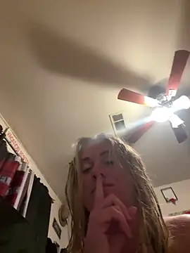 Snapshot of ClumsyLink chatting on 11, 2, 2025 ClumsyLink online show from 11, 2, 2025