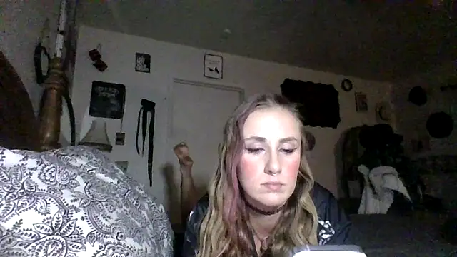 Snapshot of ClumsyLink chatting on 24, 9, 2025 ClumsyLink online show from 24, 9, 2025