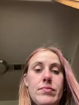 Snapshot of ClumsyLink chatting on 23, 11, 2025 ClumsyLink online show from 23, 11, 2025