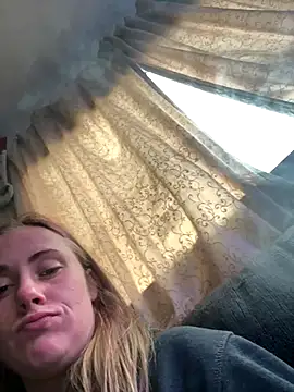 Snapshot of ClumsyLink chatting on 17, 12, 2025 ClumsyLink online show from 17, 12, 2025