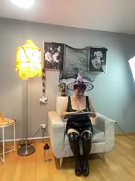 Snapshot of Savvanahh chatting on 23, 10, 2025 Savvanahh online show from 23, 10, 2025