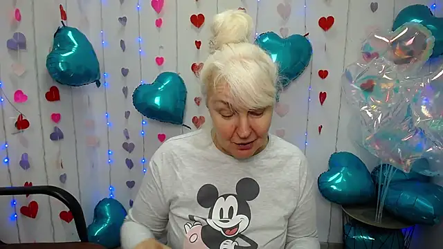 BlondyLeeBest online show from 1, 2, 2025