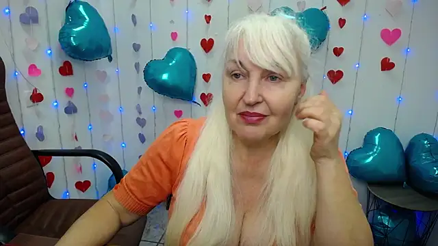BlondyLeeBest online show from 2, 2, 2025