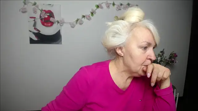 BlondyLeeBest online show from 9, 2, 2026