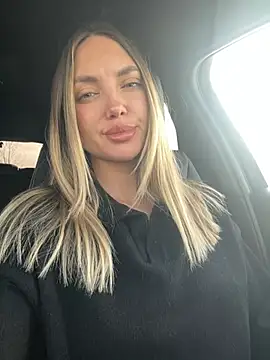 Snapshot of AngelinaMoore chatting on 15, 2, 2025 AngelinaMoore online show from 15, 2, 2025