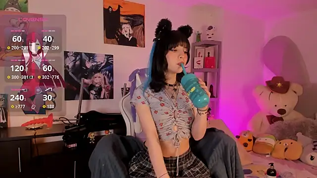 Snapshot of lolaaa_bunny1 chatting on 27, 11, 2025 lolaaa bunny1 online show from 27, 11, 2025