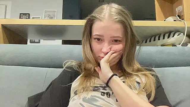 CharmingSarah online show from 15, 4, 2026