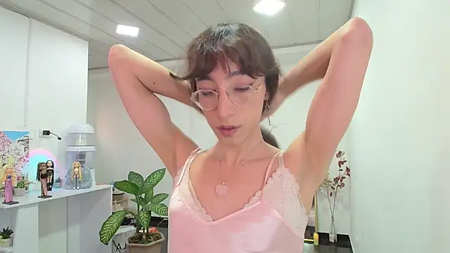 Snapshot of NicoleCortez chatting on 4, 2, 2025 NicoleCortez online show from 4, 2, 2025