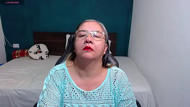 Snapshot of scaelettdubois chatting on 12, 10, 2025 scaelettdubois online show from 12, 10, 2025