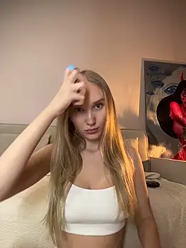 Snapshot of MariaTull chatting on 13, 11, 2025 MariaTull online show from 13, 11, 2025