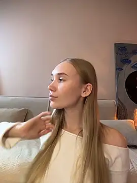 Snapshot of MariaTull chatting on 17, 11, 2025 MariaTull online show from 17, 11, 2025