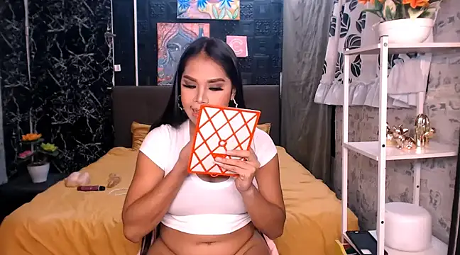 QueenOfStrip online show from 8, 1, 2025