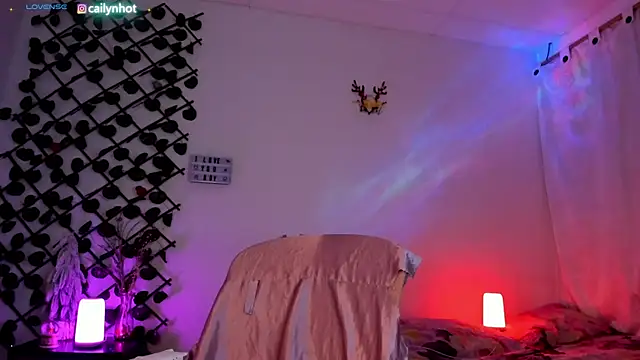 Snapshot of cailynhot chatting on 8, 1, 2026 cailynhot online show from 8, 1, 2026