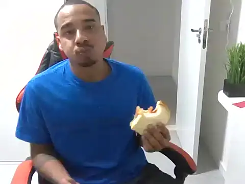 Juninho10c online show from 14, 11, 2025