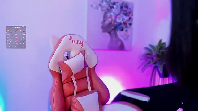 Snapshot of lucy_neil chatting on 25, 10, 2025 lucy neil online show from 25, 10, 2025