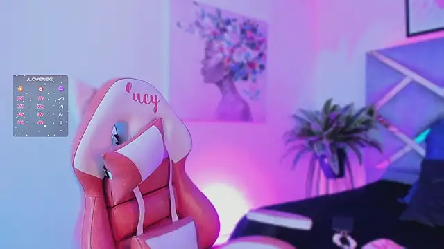 Snapshot of lucy_neil chatting on 16, 11, 2025 lucy neil online show from 16, 11, 2025