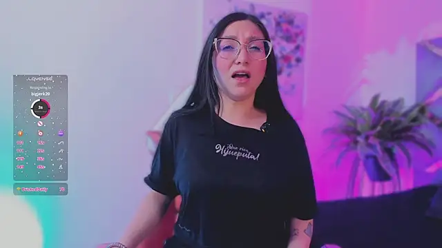 Snapshot of lucy_neil chatting on 19, 11, 2025 lucy neil online show from 19, 11, 2025