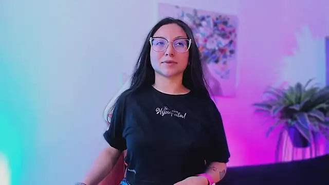 Snapshot of lucy_neil chatting on 29, 11, 2025 lucy neil online show from 29, 11, 2025