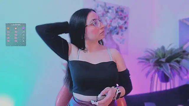 Snapshot of lucy_neil chatting on 2, 12, 2025 lucy neil online show from 2, 12, 2025