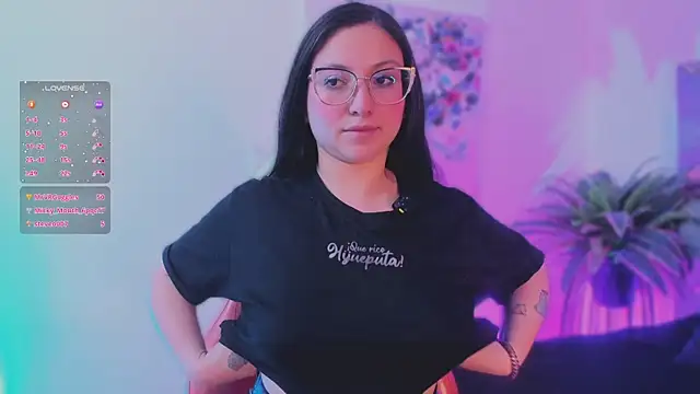 Snapshot of lucy_neil chatting on 17, 12, 2025 lucy neil online show from 17, 12, 2025