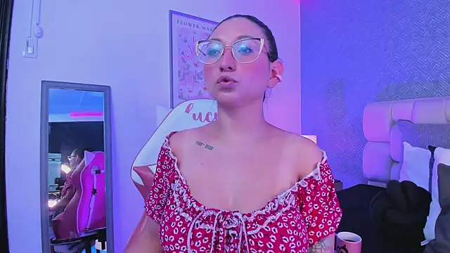 Snapshot of lucy_neil chatting on 10, 1, 2026 lucy neil online show from 10, 1, 2026