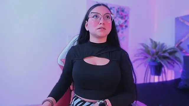 Snapshot of lucy_neil chatting on 15, 1, 2026 lucy neil online show from 15, 1, 2026