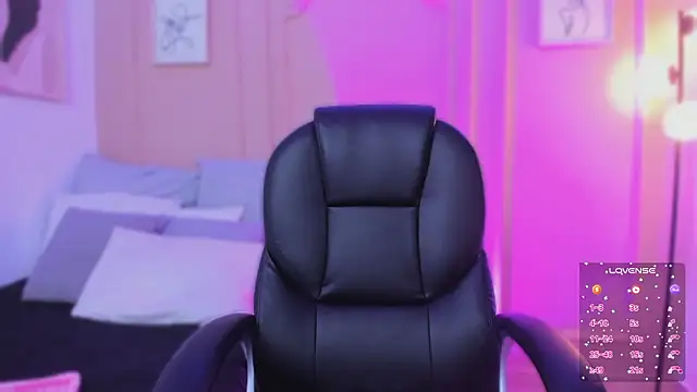 Snapshot of lucy_neil chatting on 3, 2, 2026 lucy neil online show from 3, 2, 2026