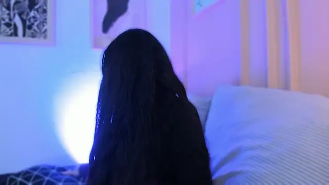 Snapshot of lucy_neil chatting on 28, 2, 2026 lucy neil online show from 28, 2, 2026