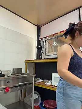 Lucyklein2022 online show from 9, 10, 2025