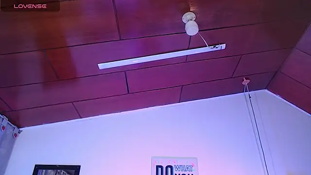 vaness weet online show from 8, 3, 2025