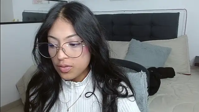 Snapshot of vaness_weet chatting on 23, 4, 2026 vaness weet online show from 23, 4, 2026