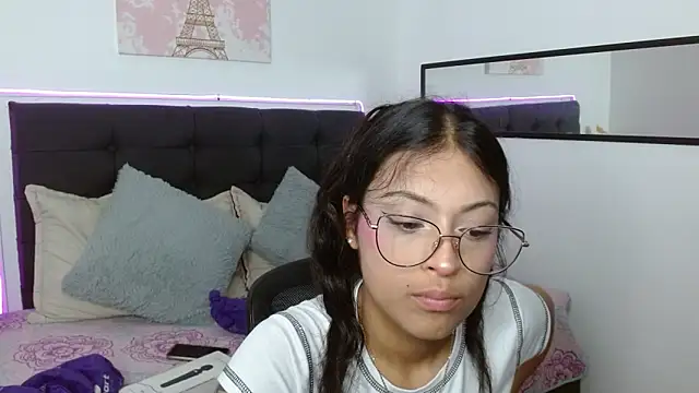 Snapshot of vaness_weet chatting on 21, 5, 2026 vaness weet online show from 21, 5, 2026