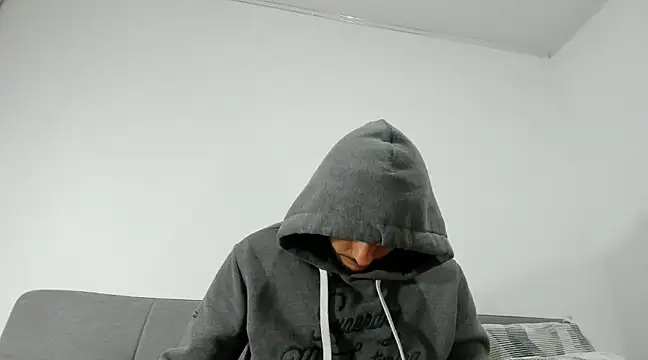 tuyo1995 online show from 11, 12, 2024