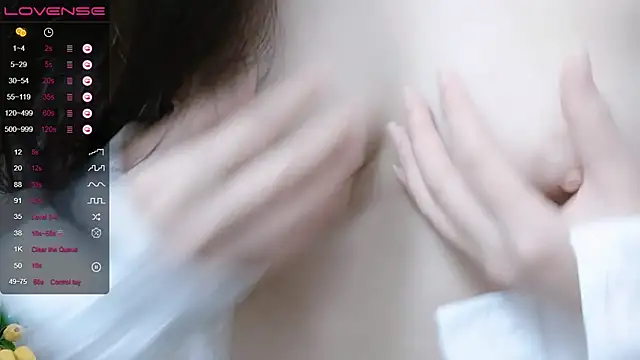 Snapshot of QiuPeiPeimmm chatting on 6, 3, 2025 QiuPeiPeimmm online show from 6, 3, 2025