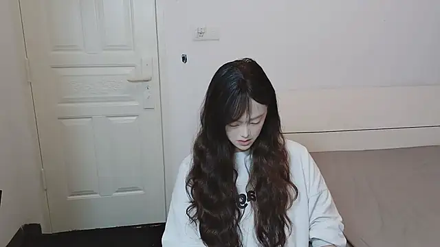 Snapshot of QiuPeiPeimmm chatting on 5, 11, 2025 QiuPeiPeimmm online show from 5, 11, 2025