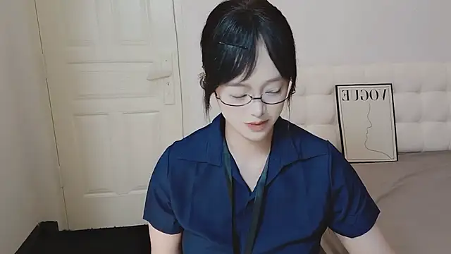 Snapshot of QiuPeiPeimmm chatting on 17, 11, 2025 QiuPeiPeimmm online show from 17, 11, 2025