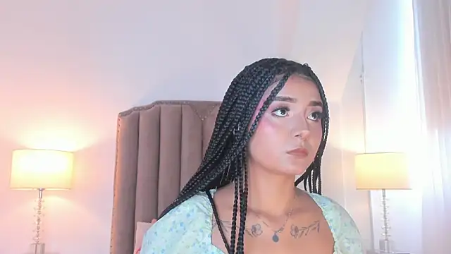 Snapshot of Emma_Torres__ chatting on 10, 6, 2026 Emma Torres online show from 10, 6, 2026