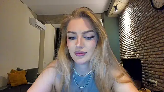 Snapshot of fifteenpoem chatting on 28, 6, 2026 fifteenpoem online show from 28, 6, 2026