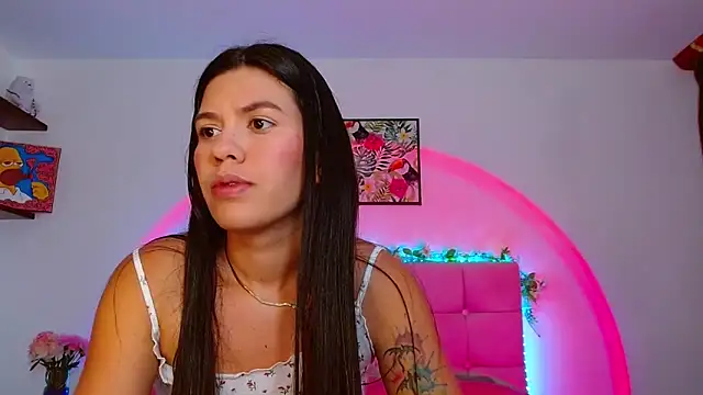 Snapshot of Layla_Rachel chatting on 23, 10, 2025 Layla Rachel online show from 23, 10, 2025