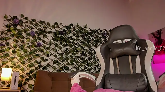 annie barozzi online show from 10, 2, 2025