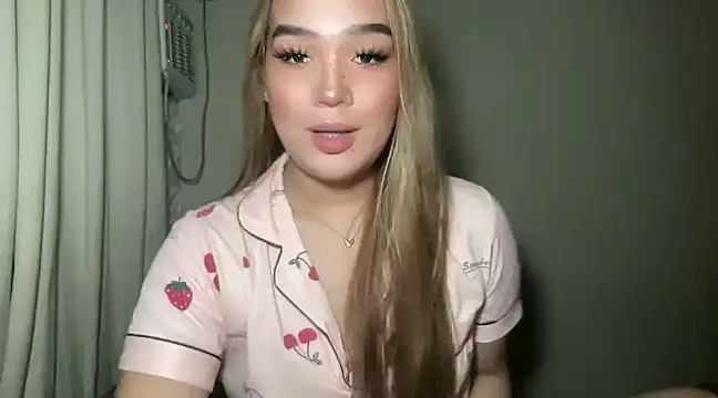 Snapshot of MissCataleyaxxx chatting on 26, 12, 2024 MissCataleyaxxx online show from 26, 12, 2024