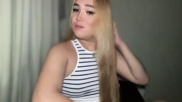 Snapshot of MissCataleyaxxx chatting on 22, 3, 2025 MissCataleyaxxx online show from 22, 3, 2025