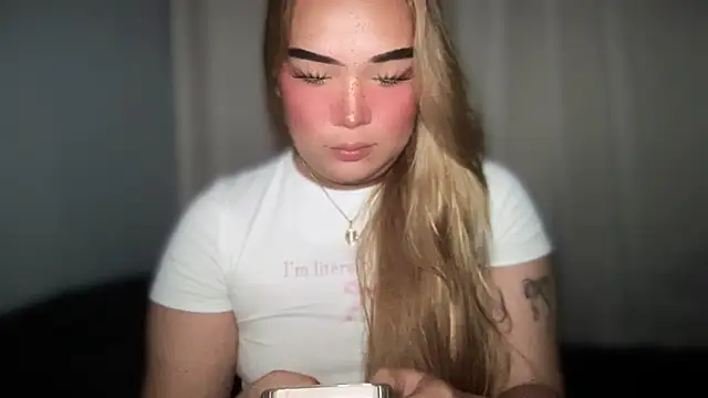 Snapshot of MissCataleyaxxx chatting on 3, 10, 2025 MissCataleyaxxx online show from 3, 10, 2025