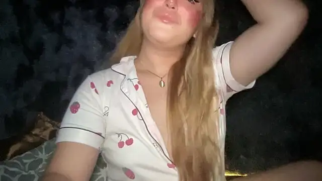 Snapshot of MissCataleyaxxx chatting on 23, 10, 2025 MissCataleyaxxx online show from 23, 10, 2025