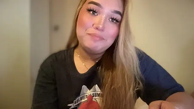 Snapshot of MissCataleyaxxx chatting on 26, 10, 2025 MissCataleyaxxx online show from 26, 10, 2025