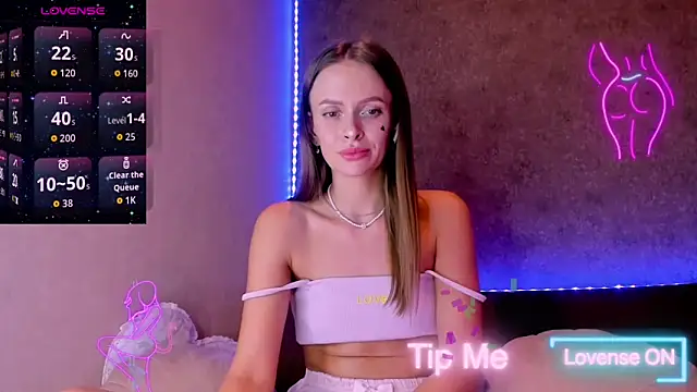 Snapshot of madina_taher chatting on 14, 9, 2025 madina taher online show from 14, 9, 2025