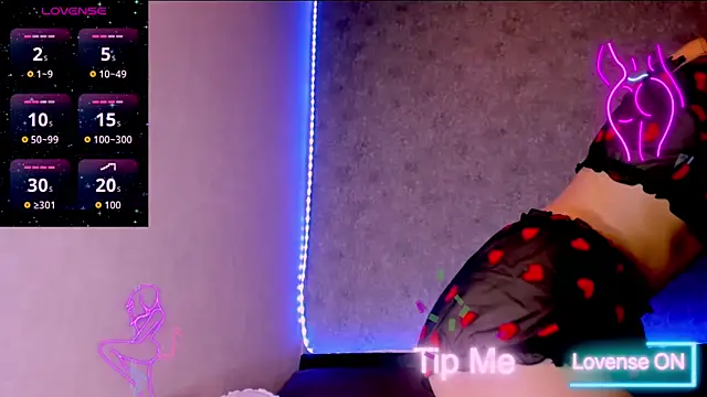 Snapshot of madina_taher chatting on 26, 11, 2025 madina taher online show from 26, 11, 2025