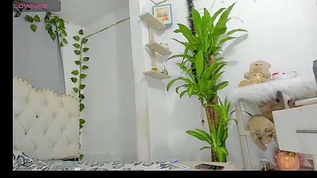 khalyn jenner online show from 25, 10, 2025