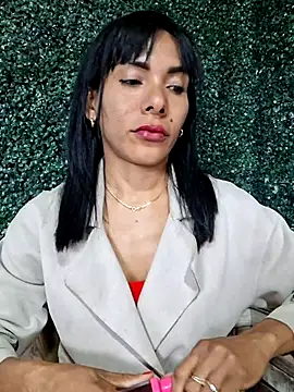 Doll Loren online show from 8, 3, 2025